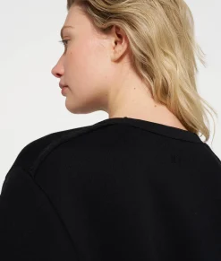 crew neck long sleeve tee