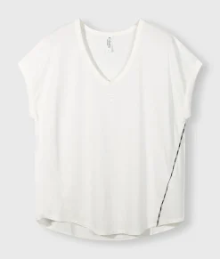 v-neck tee medal